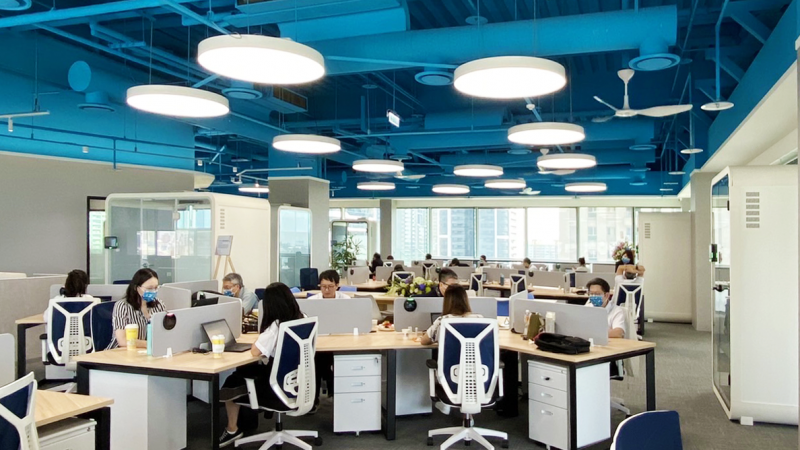 透過高雄據點的「AUO解決方案研發中心」建置，期強化南部人才的延攬及培育